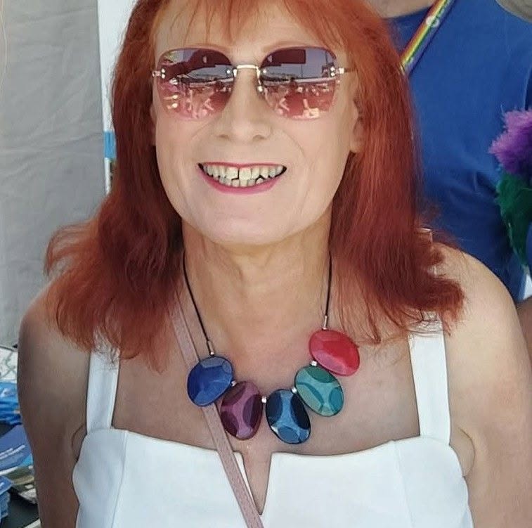 Dee Wallis